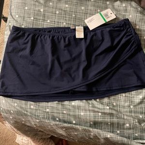 Anne Cole Signature
Women's Solid Sarong Swim Skirt Navy Blue size L  NWT